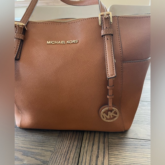 Tan Michael Kors Totebag - Picture 4 of 11